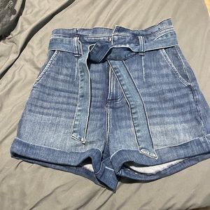 High rise shorts with belt Express